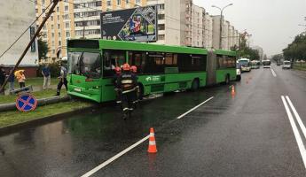 Автобус снес столб в Гомеле: 4 человека оказались в больнице