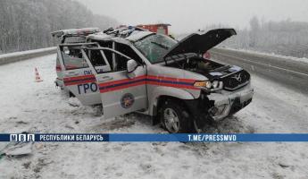 Медики спасли перевернувшихся спасателей на трассе Брест-Минск M1