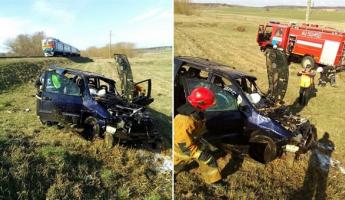 На переезде в Слониме автомобиль попал под поезд