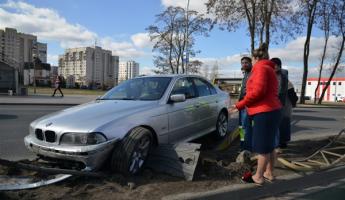 В Гродно пьяный водитель едва не влетел в милицейскую машину — видео