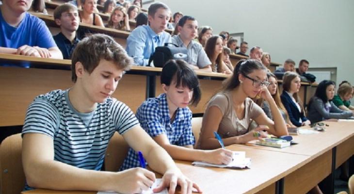 Как поступить в ВУЗ без экзаменов? Стало известно, на какие специальности и на каких условиях такое возможно в Беларуси