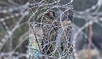 Польские военные показали фото афганцев в белорусской форме на границе Беларуси. В ГПК рассказали, кто это такие