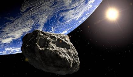К Земле летит астероид размером больше пирамиды Хеопса. Почему не стоит бояться