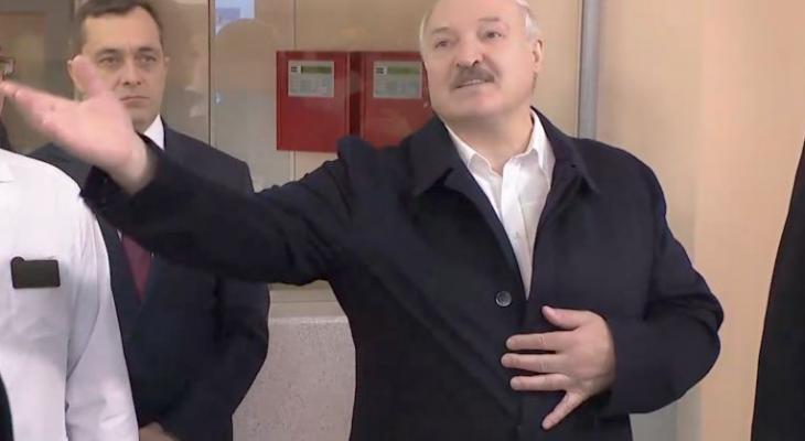«Там вакцинируйтесь» — Лукашенко заявил, что в Беларусь не возят Pfizer и Moderna, чтобы его противники не ездили на Запад за инструкциями