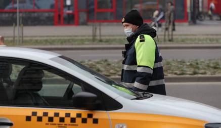 ГАИ Минска проведет рейд на водителей-такси, использующих «средства электросвязи». Это что такое?