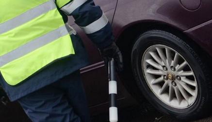 Уже с 25 ноября. ГАИ проведет рейд по проверке зимних шин на дорогах Беларуси. Какие штрафы грозят?