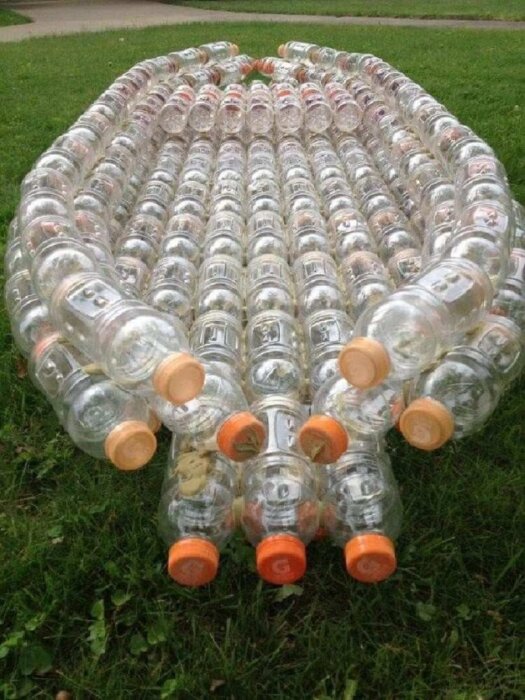 Поделки для огорода из пластиковых бутылок (73 фото)