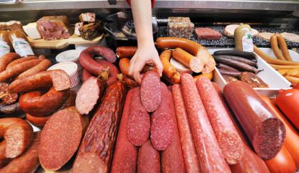 В правительстве назвали «самые необходимые» в 2022 году продукты для белорусов. Мяса и колбасы там не будет?