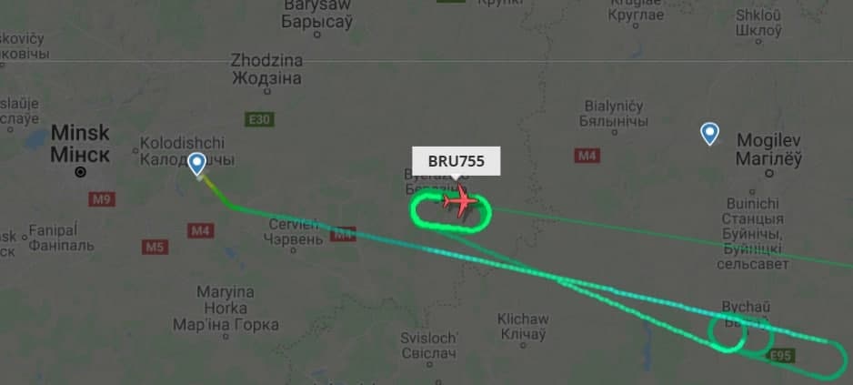 Намотал более 20 кругов. Летевший из Минска в Ташкент самолет «Белавиа» 2,5 часа кружил над Березино. Что произошло?