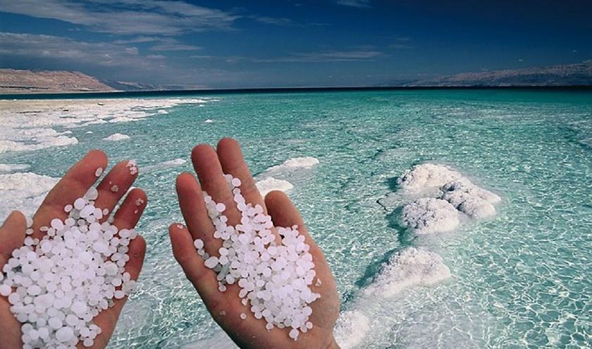 Морская соль действительно богата йодом, а йод нашему