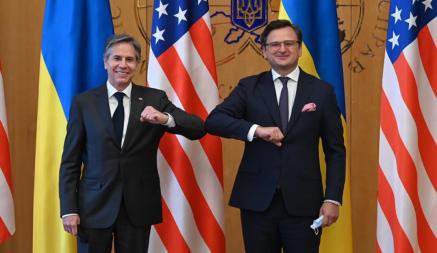 «Самое большое унижение США и НАТО в истории» — В Украине рассказали, почему требования России — это стратегия «бешеного безумца»