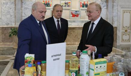 «Нужны эти прорывные технологии» — Лукашенко поставил «сверхзадачу» белорусским ученым. Лыжи и колбаса без мяса подойдут?
