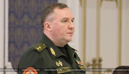 «Было очевидно: назревает нехорошее» — Глава Минобороны Беларуси Хренин рассказал, что сейчас происходит на границе с Украиной