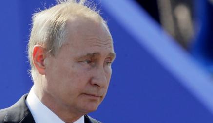 «Топил в длинных монологах» — Окружение Макрона рассказало о душевном состоянии Путина