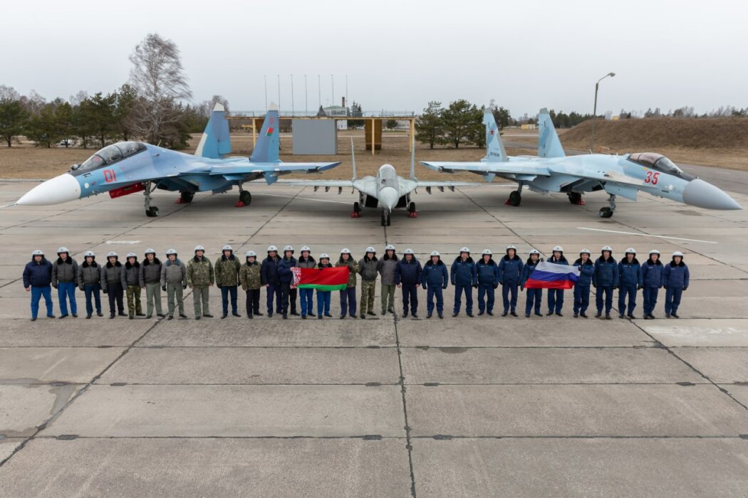 Гомель, Бобруйск, Осиповичи... Белорусы публикуют фото и видео, где заметили российскую военную технику. Что говорят в Минобороны?