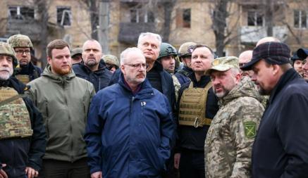 Президенты Польши, Литвы, Латвии и Эстонии прибыли в Киев. И посетили разрушенную Бородянку