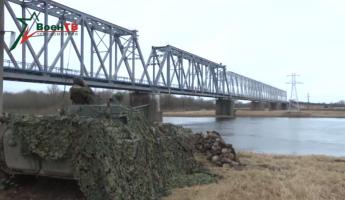 Белорусские военные установили огневые точки на мостах, переправах и ж/д путях — Минобороны. Зачем?