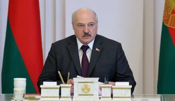 «Без единого выстрела» — Лукашенко наградил КГБшников за «спецоперацию» в Украине. И обвинил украинцев в убийстве двух белорусов