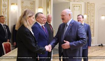 «Получаются чудеса» — Лукашенко рассказал, где в Беларуси «наша другая нефть» и почему распереживался