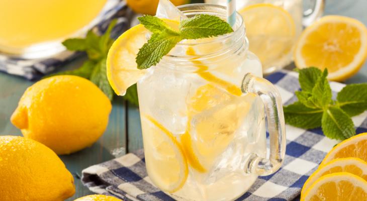 Как сделать лимонад дома? Нашли рецепты трех освежающих в жару напитков