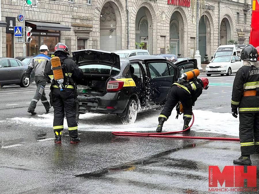 В центре Минска взорвался багажник такси. Что это было?