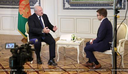 «Я поддерживаю!» — Лукашенко признал, что Россия ввела с территории Беларуси в Украину 20 тыс. «своих ребят, войск» в начале войны
