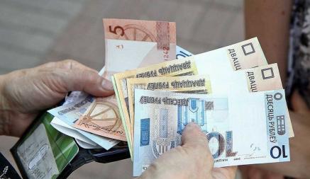 В Минтруда рассказали, кто из белорусов может претендовать на ежемесячное пособие в 95 рублей. А кому дадут 170?