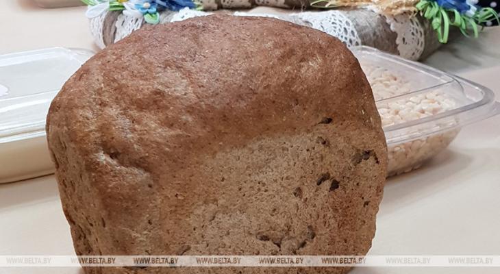 Белорусские ученые разработали новый хлеб из тритикале, которым кормят животных