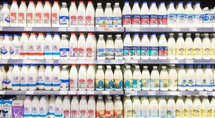 «Люди добрые, покупайте тот же продукт в пакетах» — Лукашенко и чиновники решили не продавать молоко в тетрапаках