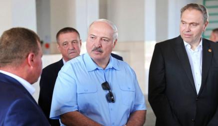 Лукашенко рассказал, почему назначил своего соперника на выборах главой Гродненской области и приказал не покупать картошку за границей