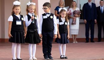 Белорусы отправили в Минобр петицию об отмене обязательной формы в школах. Там ответили, что «речи о ней не идет»