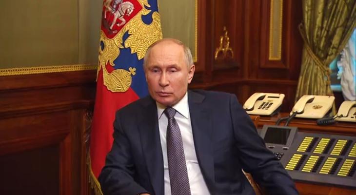 Путин пообещал россиянам «неизбежную дедолларизацию» и подумать над «подушкой безопасности»