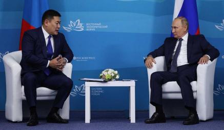 Путин встретился с премьером Монголии Лувсаннамсрайном Оюун-Эрдэнэ. На видео попало, как он его называл