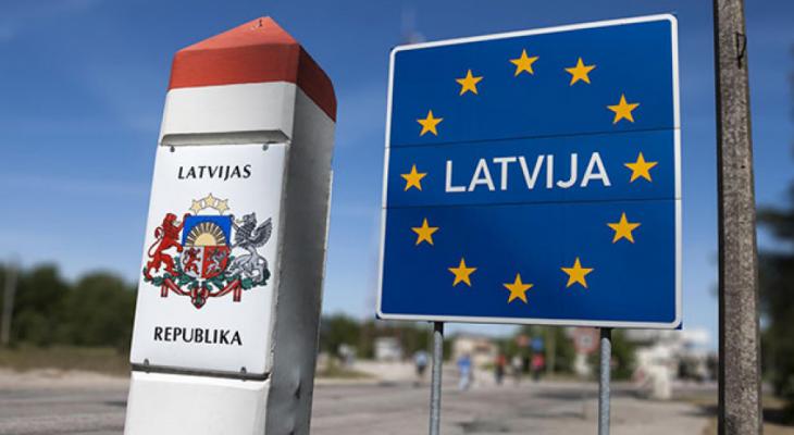 Страны Балтии решили запретить россиянам въезжать через Беларусь и другие сухопутные границы — ТАСС