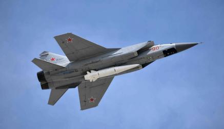 Россия прислала в Беларусь МИГ-31 и 9 тыс солдат