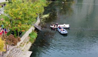 В Сербии обрушился подвесной мост с 50-ю туристами на нем