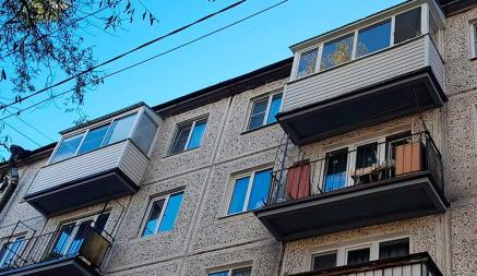 В Минске пенсионер сбросил шкаф с четвертого этажа прямо на мальчика
