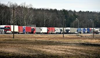«Ситуация аховая» — В Беларуси на границе с ЕС скопились тысячи фур в очередях