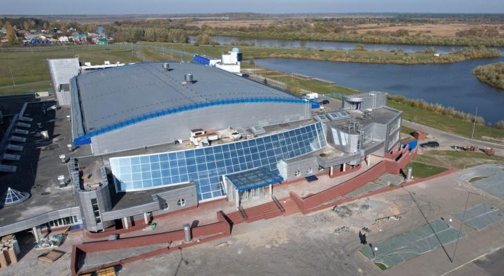 В Жлобине открыли ледовую арену, которую строили 9 лет