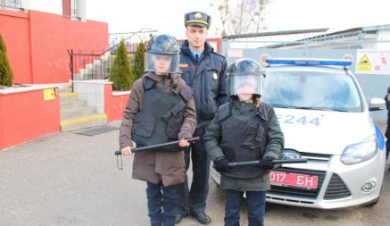 Кубраков рассказал, что милиционеров в Беларуси теперь готовят с 9 лет. Где?