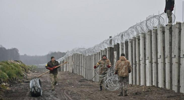 «Может начаться такое!…» — Данилов рассказал, почему Украина строит стену на границе с Беларусью