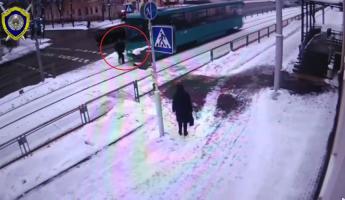 В Минске трамвай сбил мужчину