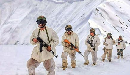 Индийские и китайские войска столкнулись в Гималаях