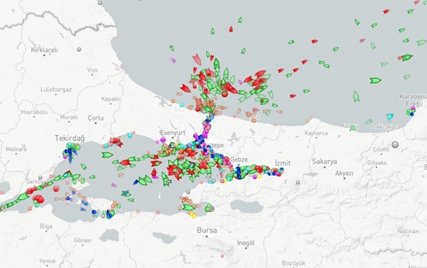 У берегов Турции танкеры попали в пробку из-за потолка цен на нефть РФ
