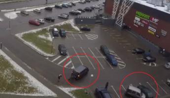 В Гродно невидимый лед сделал парковку ловушкой для машин