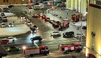 В Минске к метро Якуба Коласа съехались пожарные