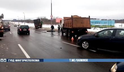 В Минске на кольцевой у МАЗа отказали тормоза