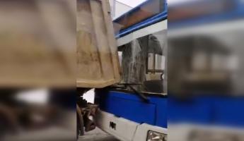В Гродно троллейбус столкнулся с грузовиком