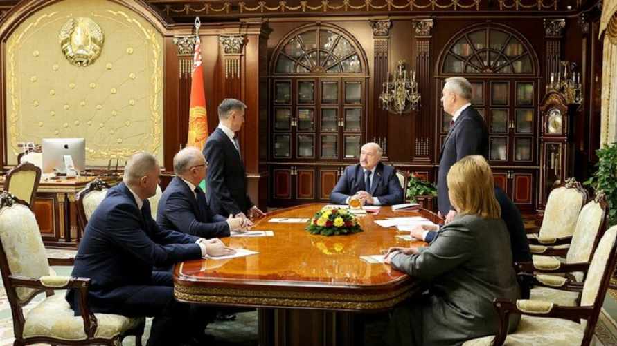 Лукашенко заявил о «никаком эффекте» от «пертурбаций» в Минобразования