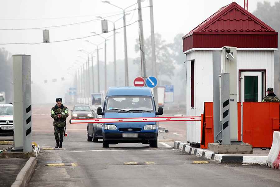 В Витебской области вернули плату за выезд из Беларуси